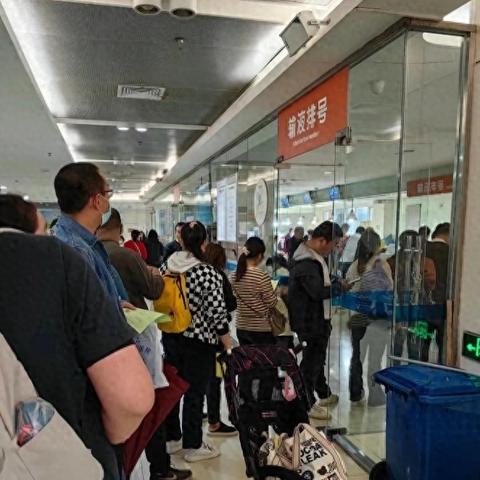 如果忘带口罩出门了,可以采取以下措施 如果忘带口罩出门了,可以采取以下措施